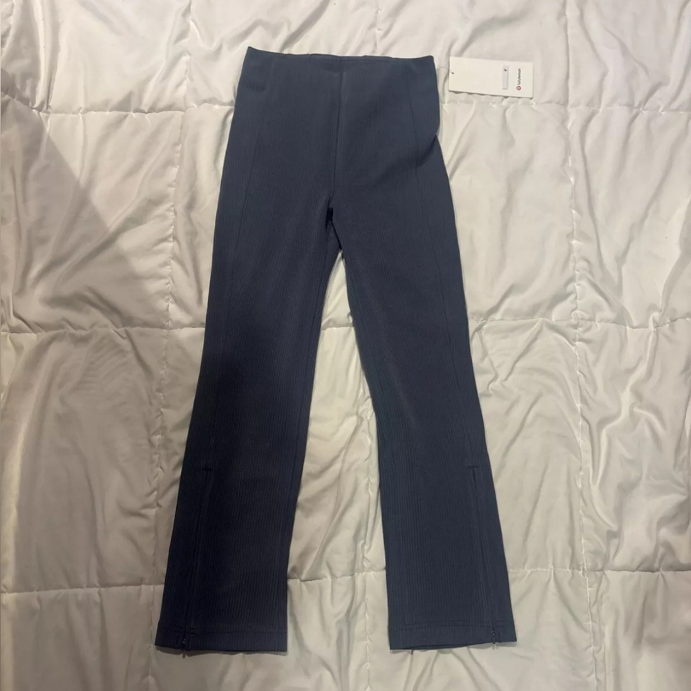 Lululemon - Picture 2 of 3